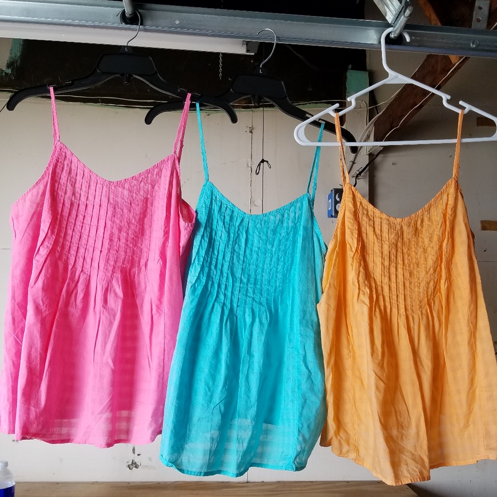 Lot- Women's Tank Tops
